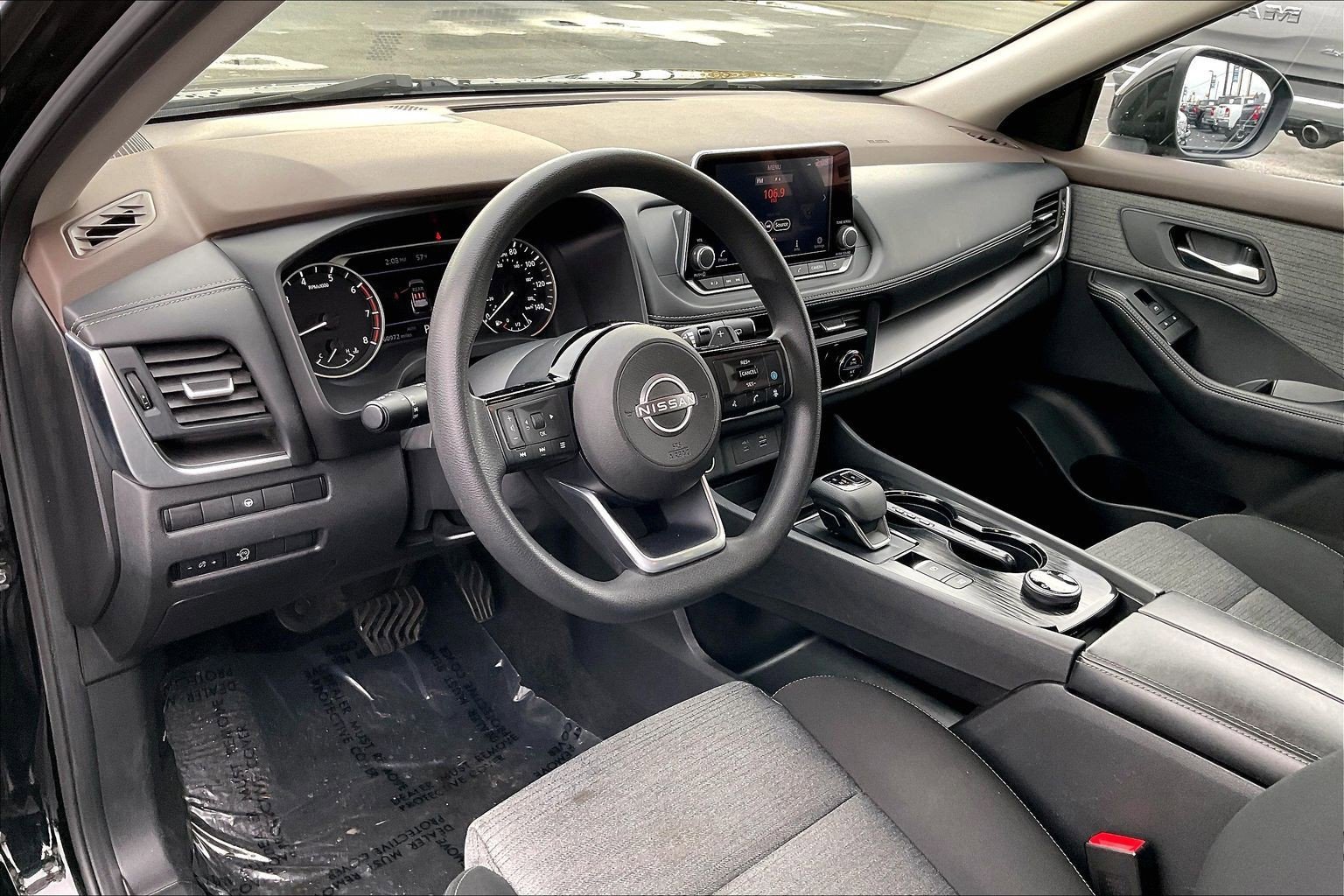 Used 2023 Nissan Rogue SV image 13