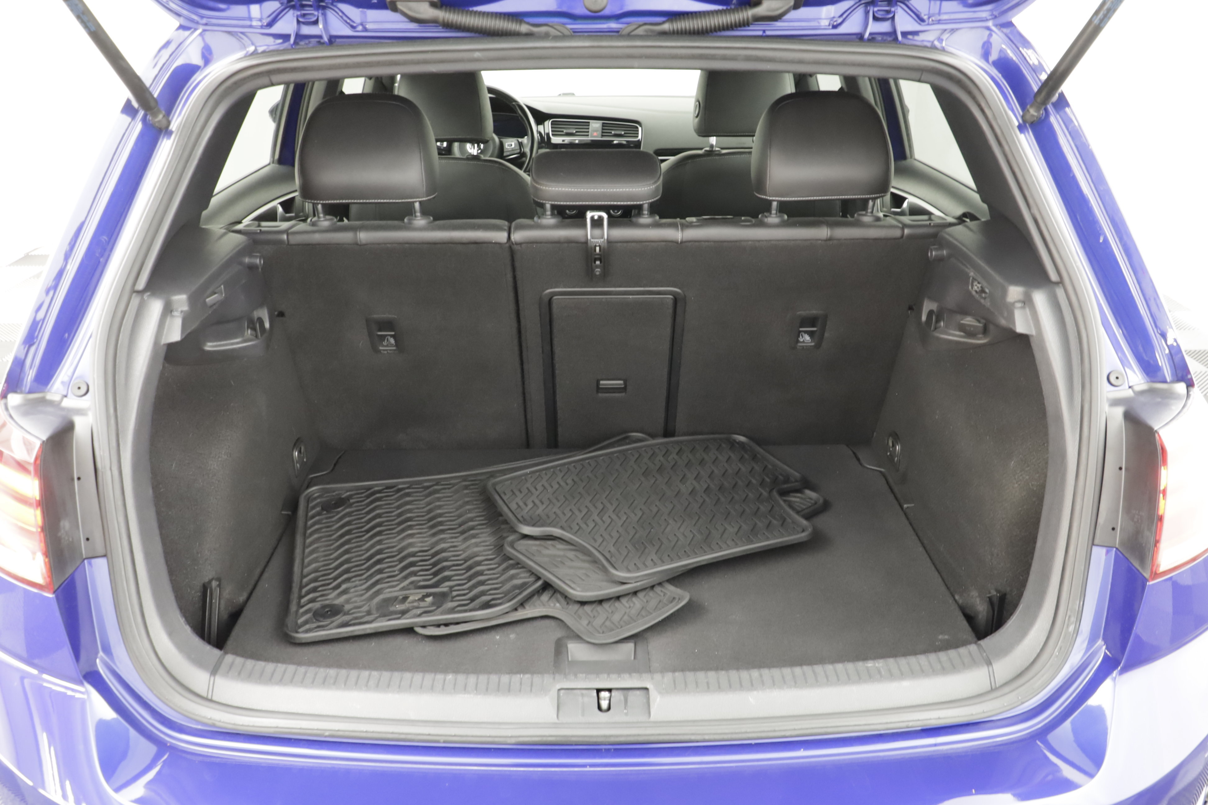 Used 2019 Volkswagen Golf R 4-Door AWD/4WD image 18