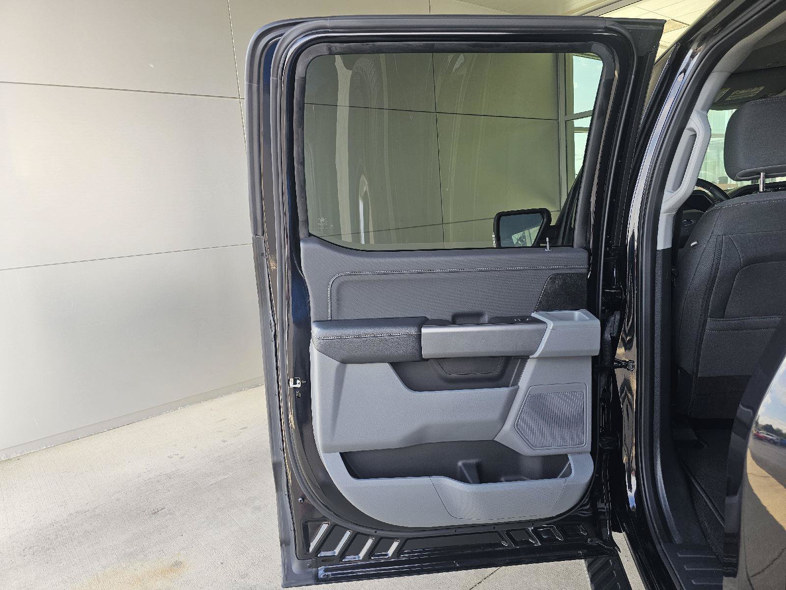 Used 2022 Ford F150 XLT w/ Equipment Group 302A High AWD/4WD image 16