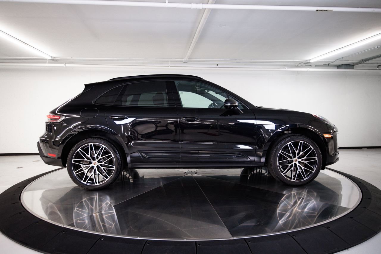 Certified 2026 Porsche Macan AWD/4WD image 8