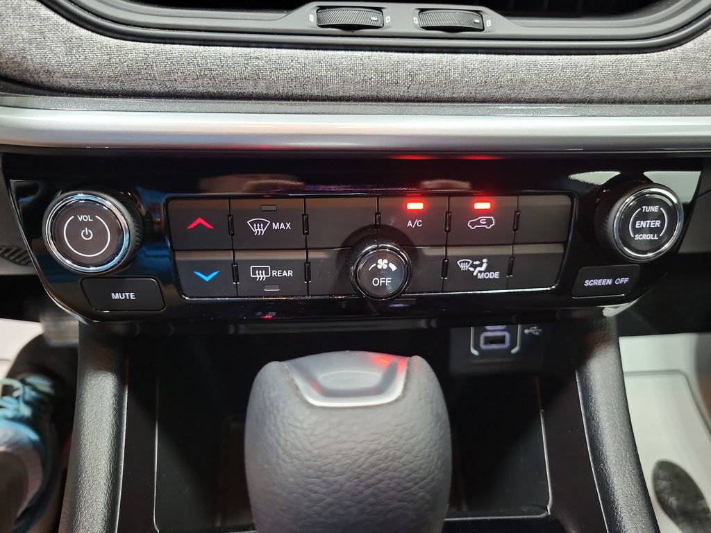 Used 2023 Jeep Compass Sport AWD/4WD image 36