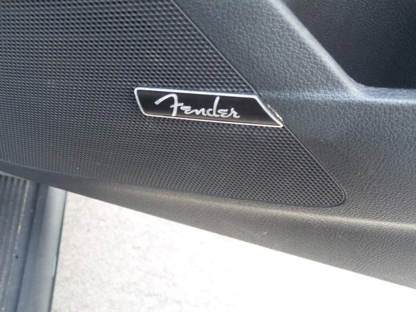 Used 2015 Volkswagen Tiguan R-Line image 23