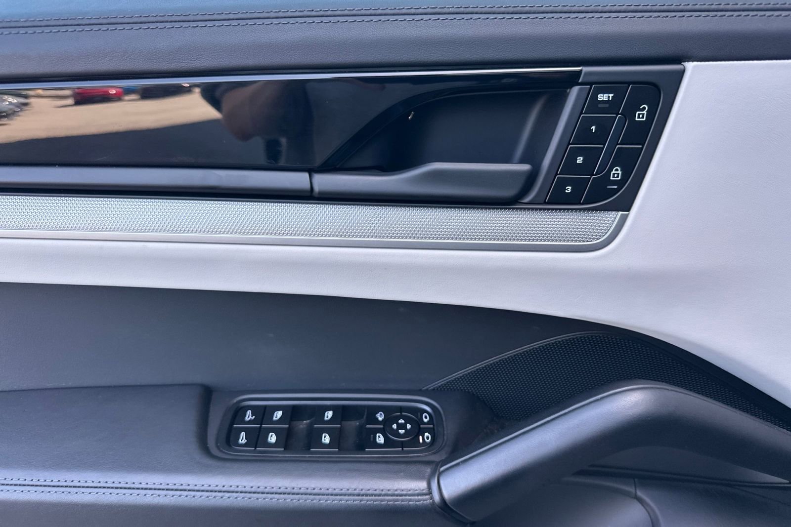 Used 2025 Porsche Cayenne S image 20