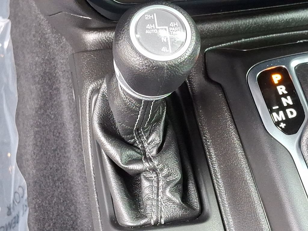 Used 2024 Jeep Wrangler Unlimited AWD/4WD image 22