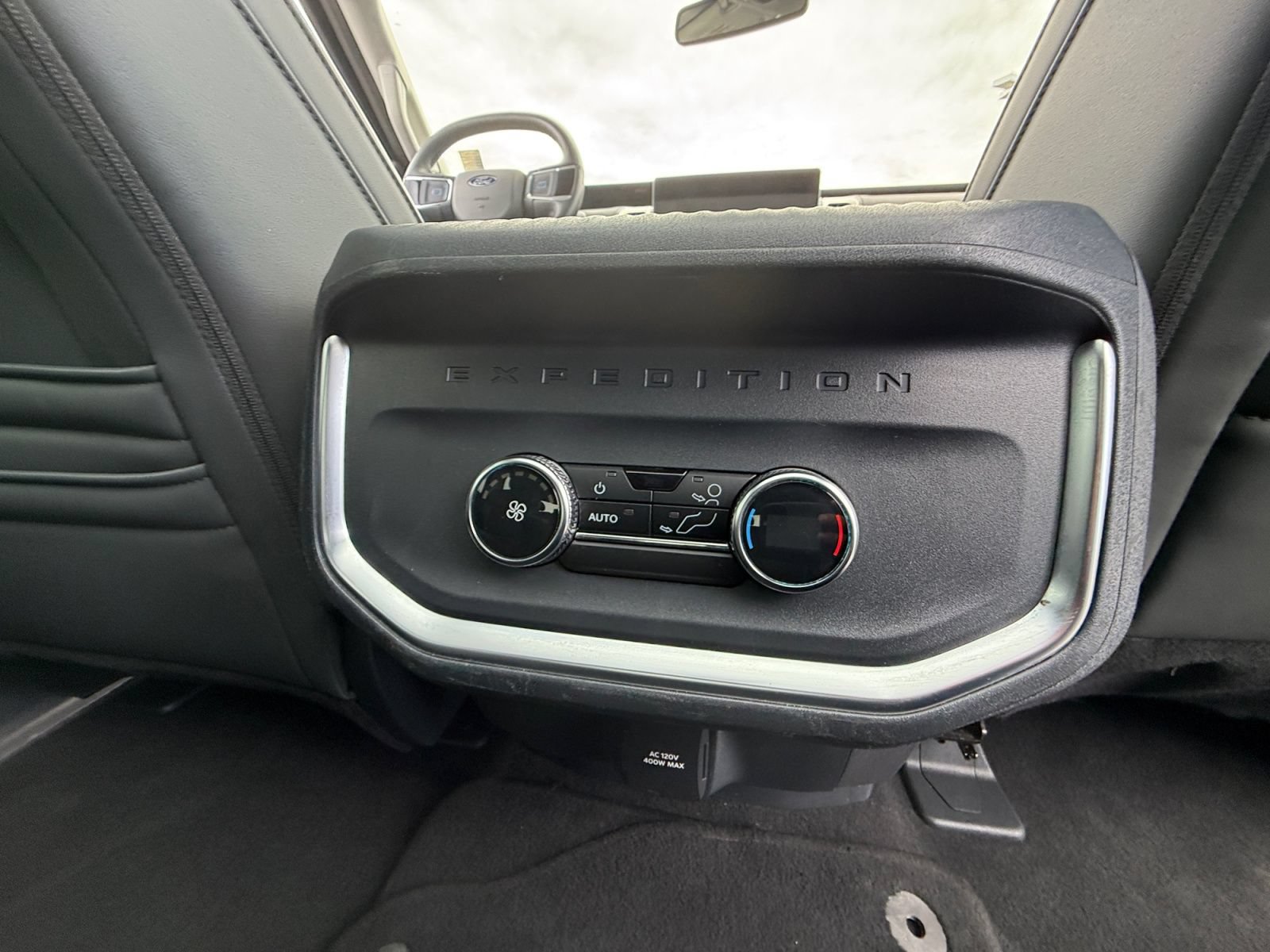 Used 2025 Ford Expedition Active AWD/4WD image 19