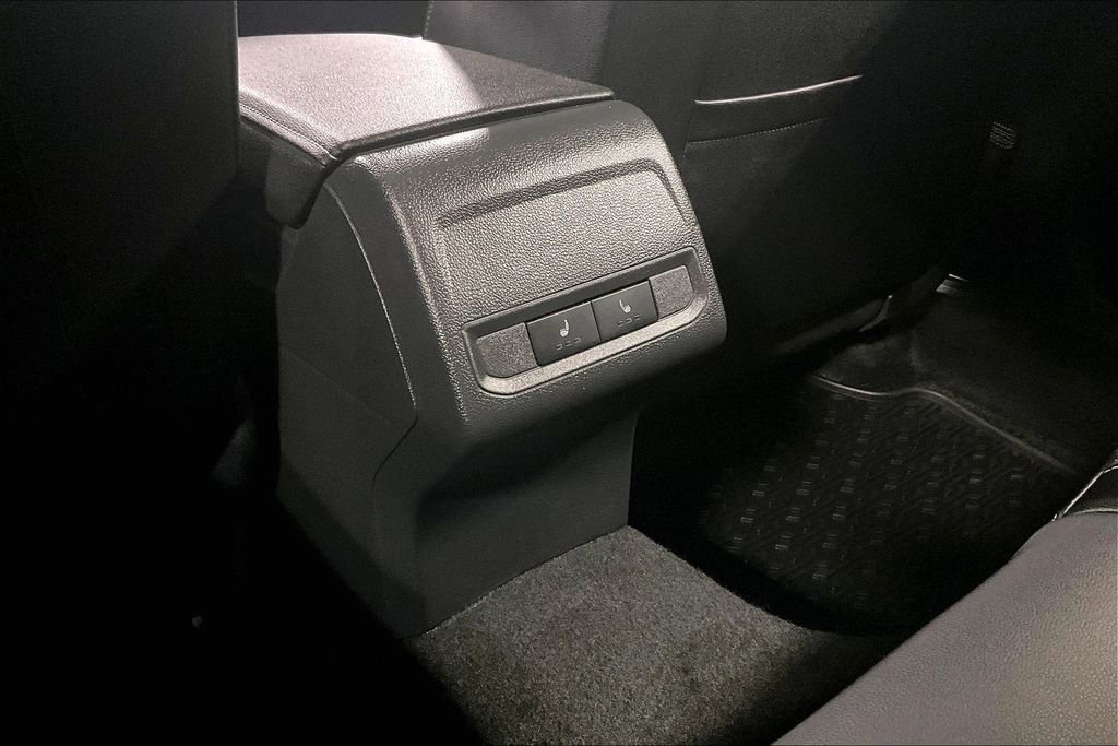 Used 2025 Volkswagen Jetta SEL image 31