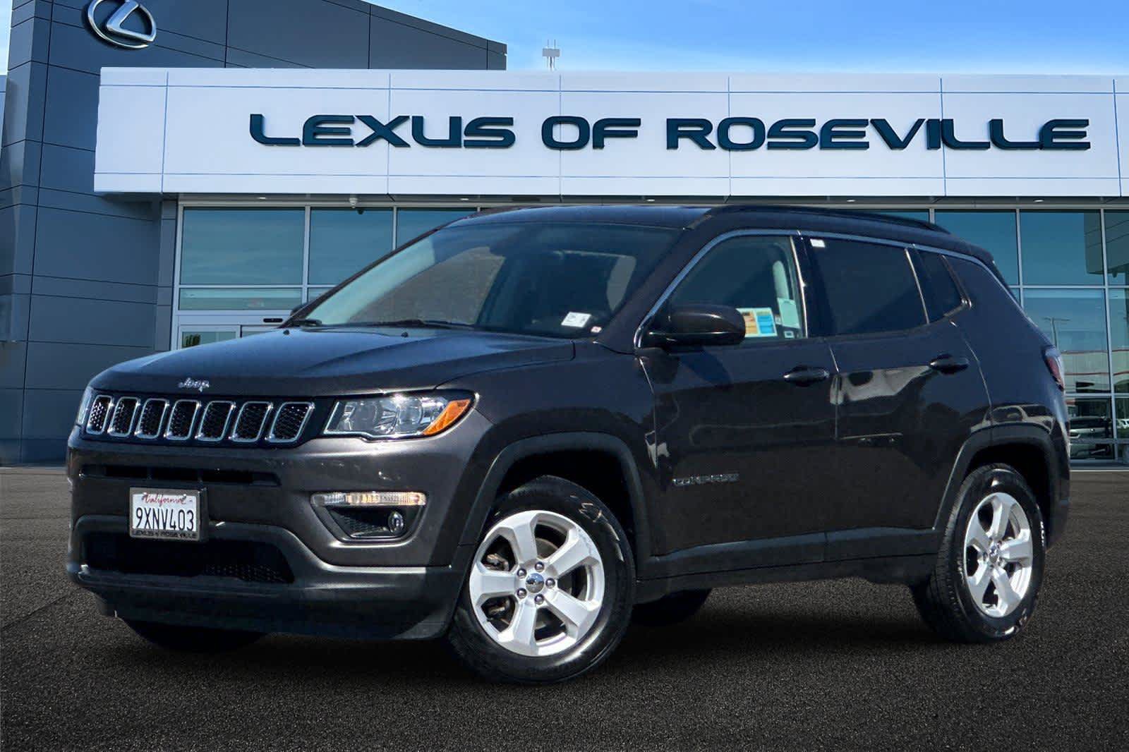 Used 2018 Jeep Compass Latitude w/ Popular Equipment Group FWD image 1