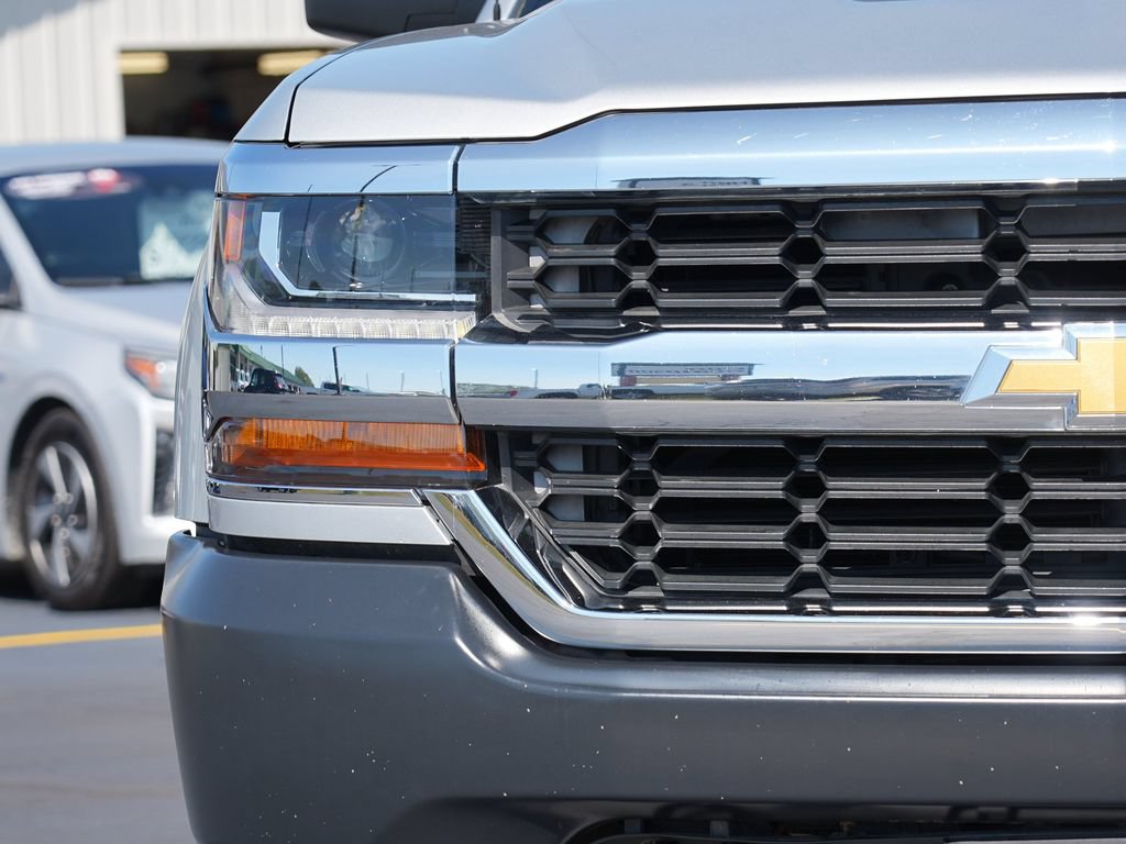 Used 2017 Chevrolet Silverado 1500 W/T w/ Trailering Package AWD/4WD image 9
