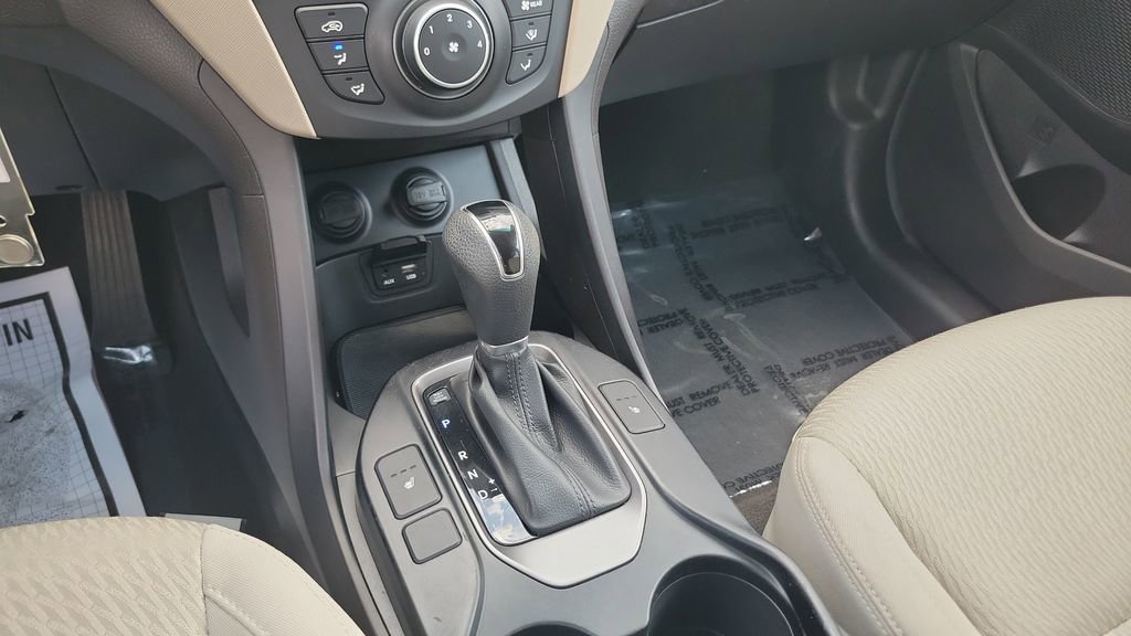 Used 2015 Hyundai Santa Fe GLS FWD image 14