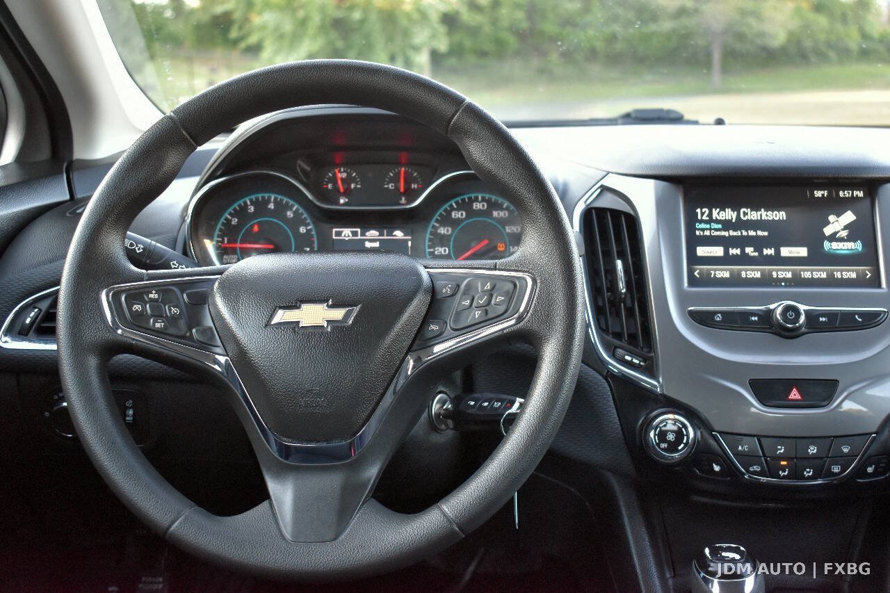 Used 2018 Chevrolet Cruze LT w/ LT Fleet Convenience Package FWD image 19