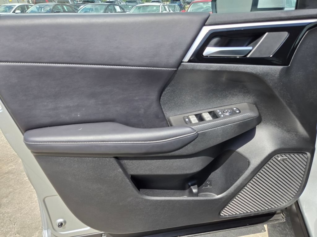 Used 2025 Mitsubishi Outlander SE AWD/4WD image 13