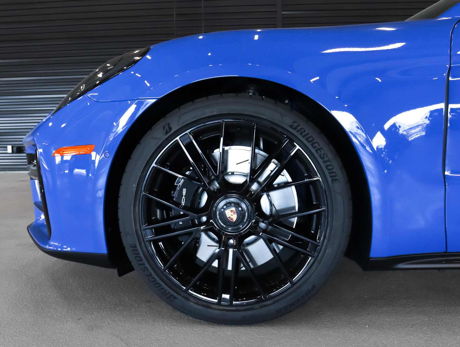 Used 2025 Porsche Panamera GTS image 13