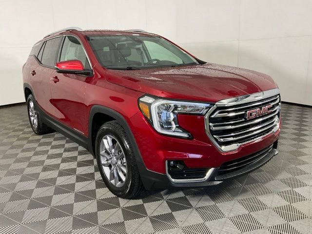 Used 2024 GMC Terrain SLT image 3