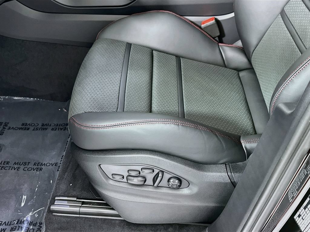 New 2026 Porsche Cayenne GTS AWD/4WD image 21