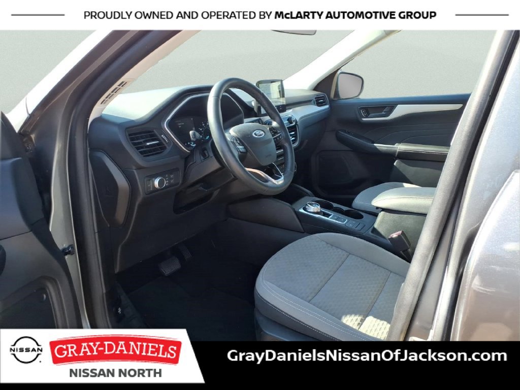 Used 2022 Ford Escape SE w/ SE Sport Appearance Package FWD image 24