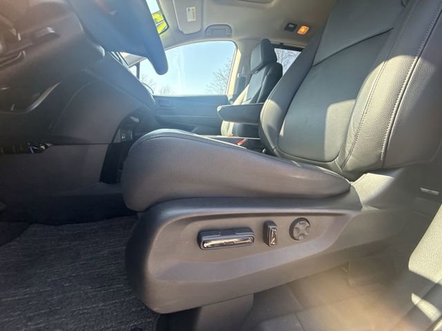 Used 2025 Honda Odyssey EX-L image 12