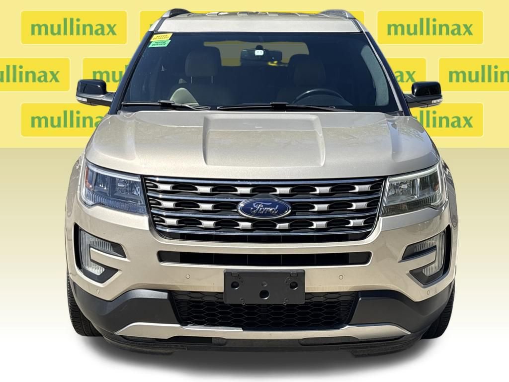 Used 2017 Ford Explorer XLT w/ Equipment Group 202A image 14
