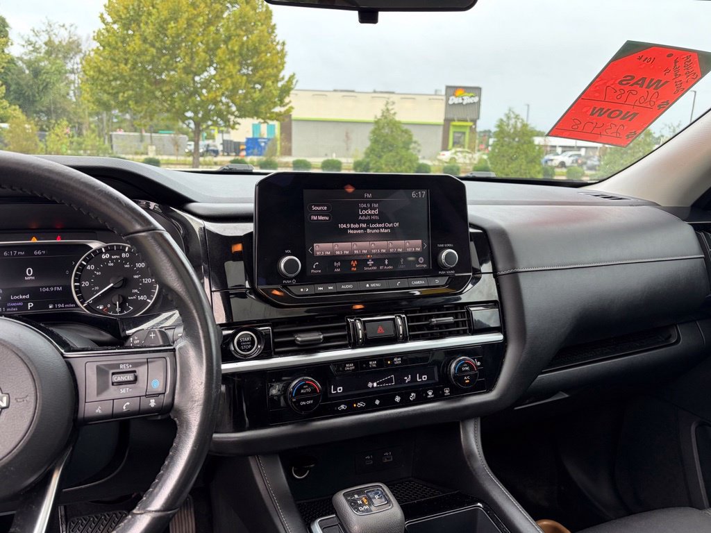 Used 2022 Nissan Pathfinder SV w/ SV Premium Package FWD image 22