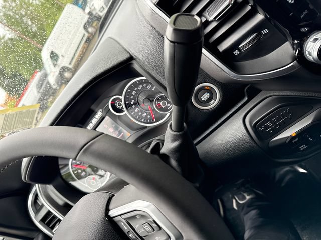 New 2026 RAM 3500 Big Horn AWD/4WD image 26