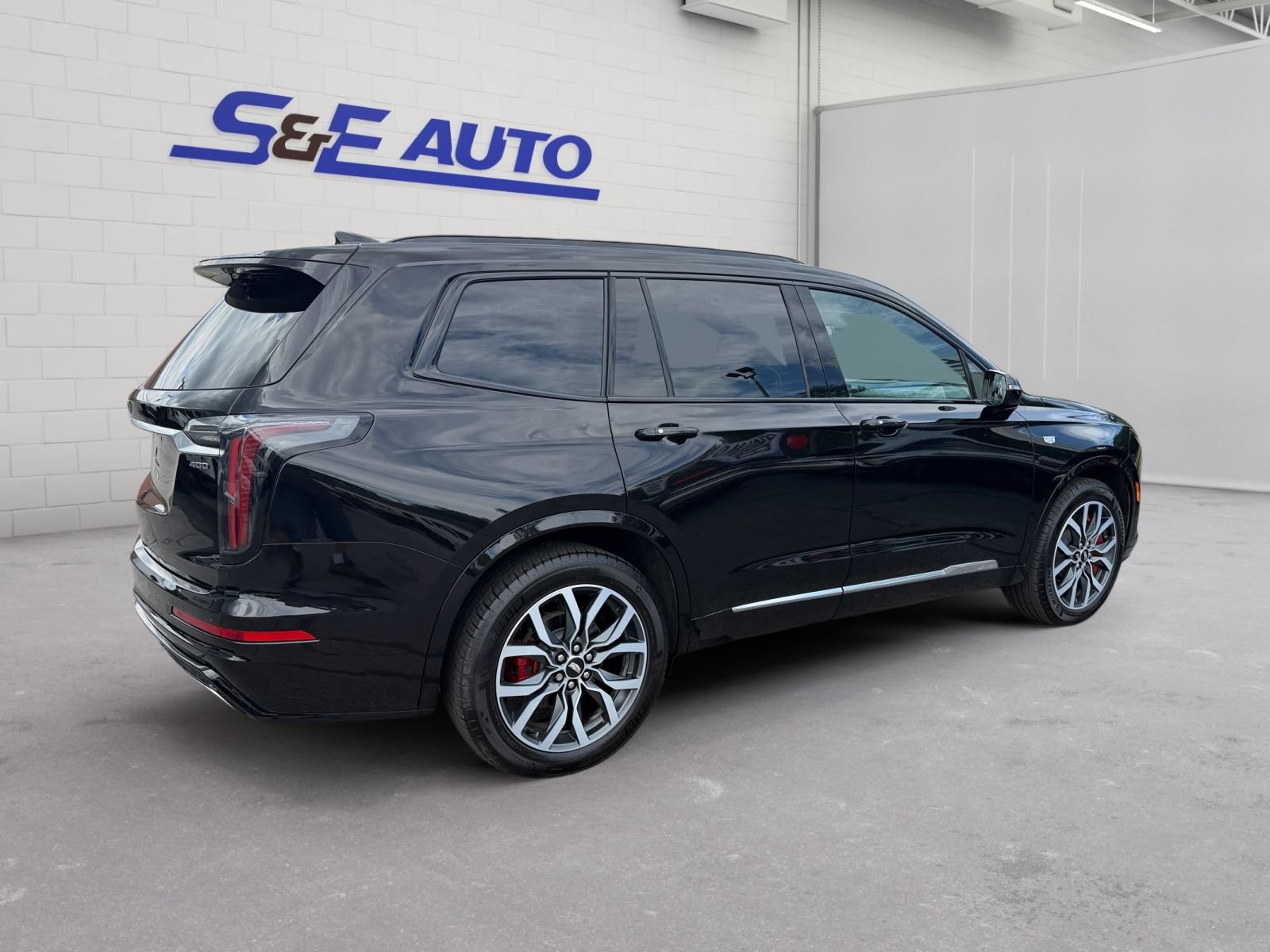 Used 2024 Cadillac XT6 Sport AWD/4WD image 4