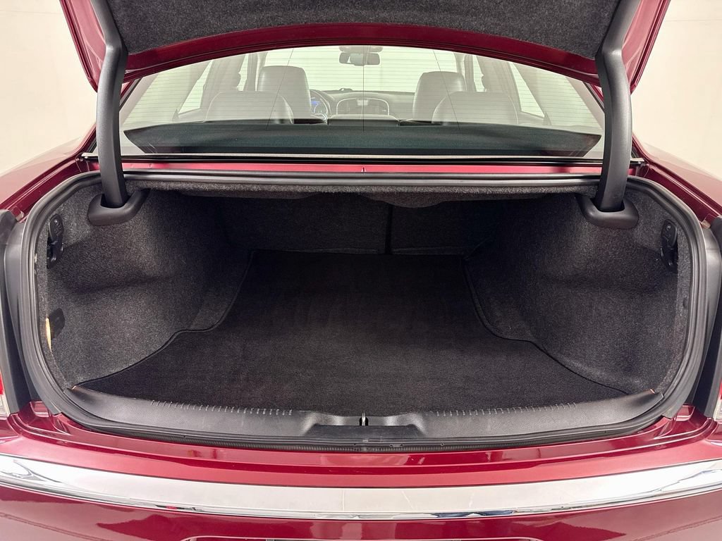 Used 2019 Chrysler 300 Limited RWD image 25