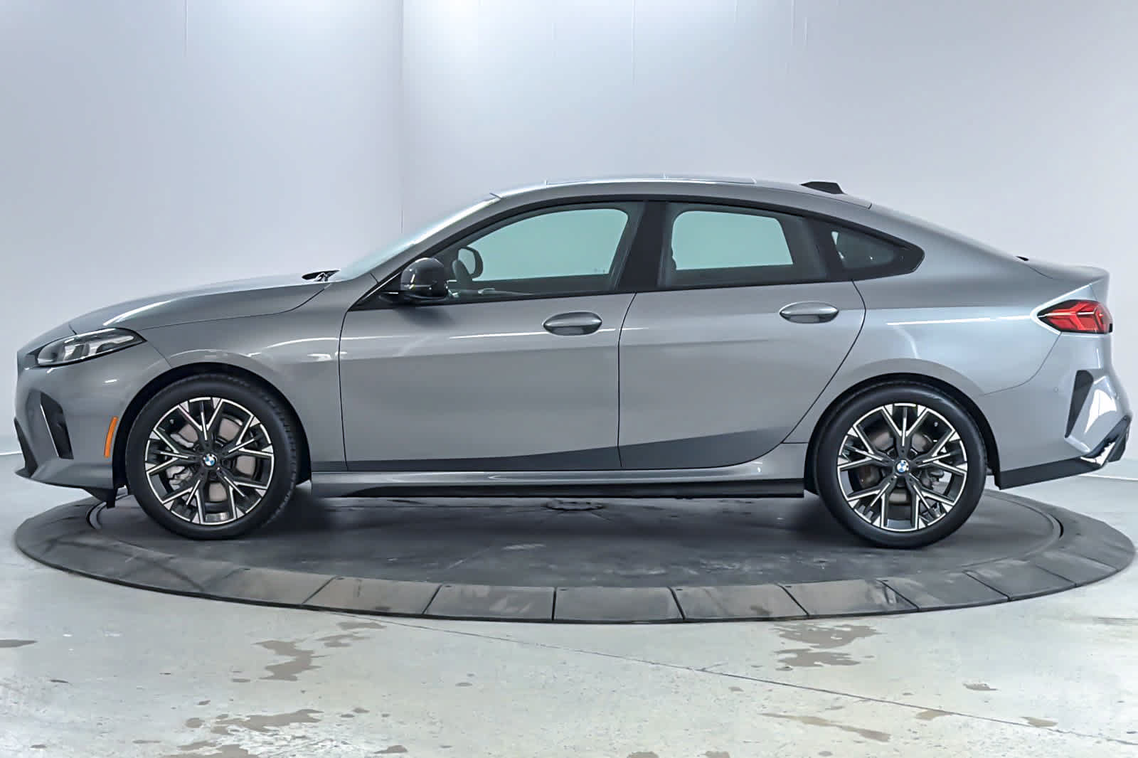 Used 2026 BMW 228i w/ Technology Package FWD image 5