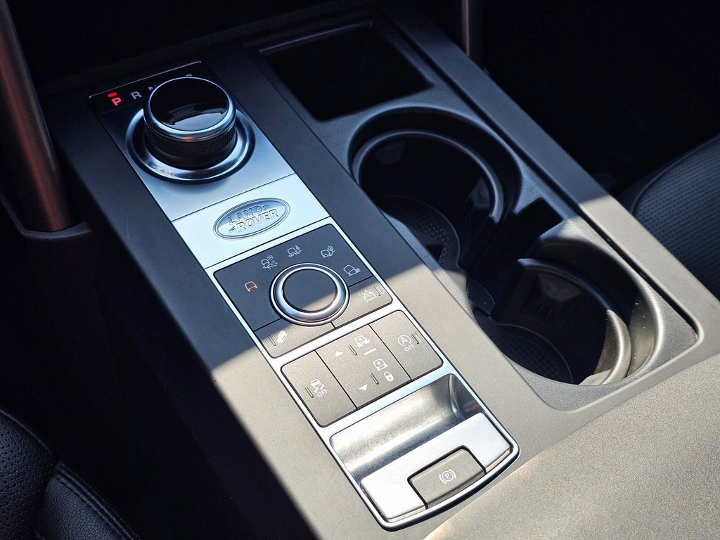 Used 2020 Land Rover Discovery Landmark image 18