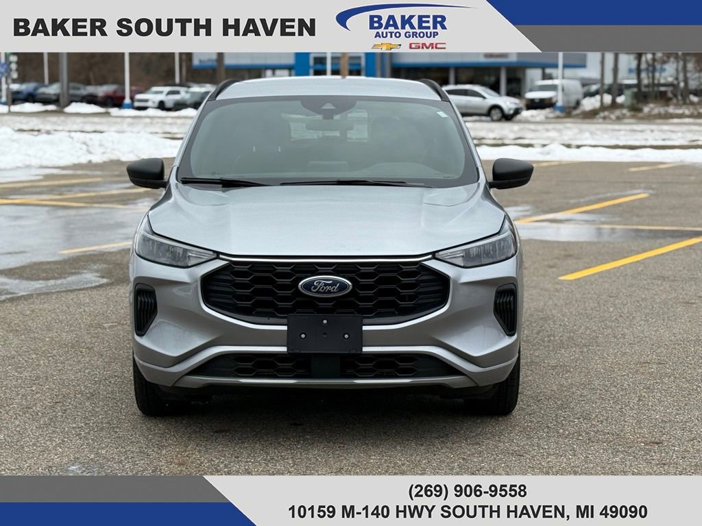 Used 2023 Ford Escape ST-Line image 2