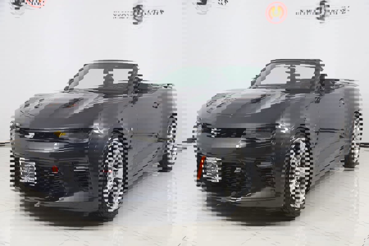 Used 2017 Chevrolet Camaro SS image 5