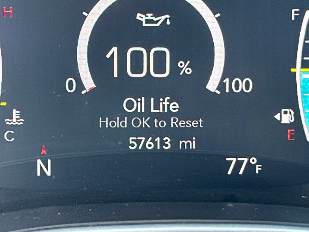 Used 2025 Chrysler Pacifica Limited FWD image 4
