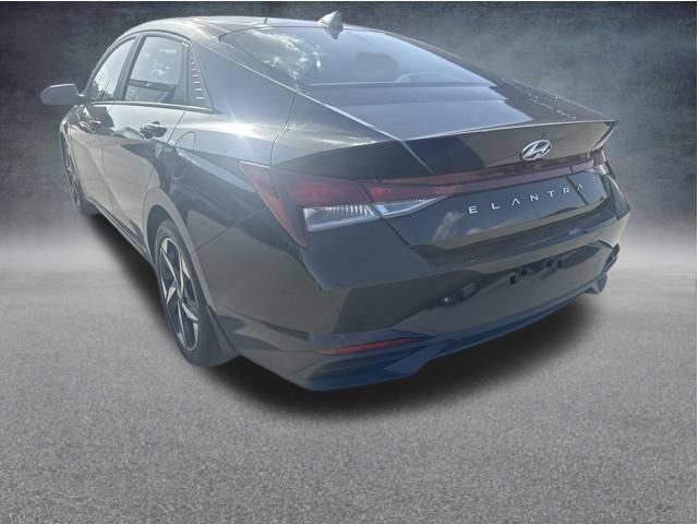 Used 2023 Hyundai Elantra SEL w/ Convenience Package FWD image 4