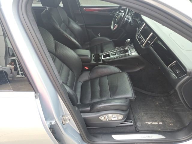 Used 2016 Porsche Macan Turbo AWD/4WD image 9