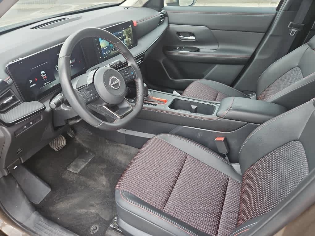 Used 2025 Nissan Kicks SR w/ SR Premium Package AWD/4WD image 14