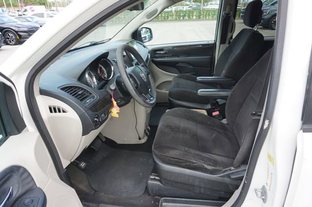 Used 2013 Dodge Grand Caravan SXT image 21