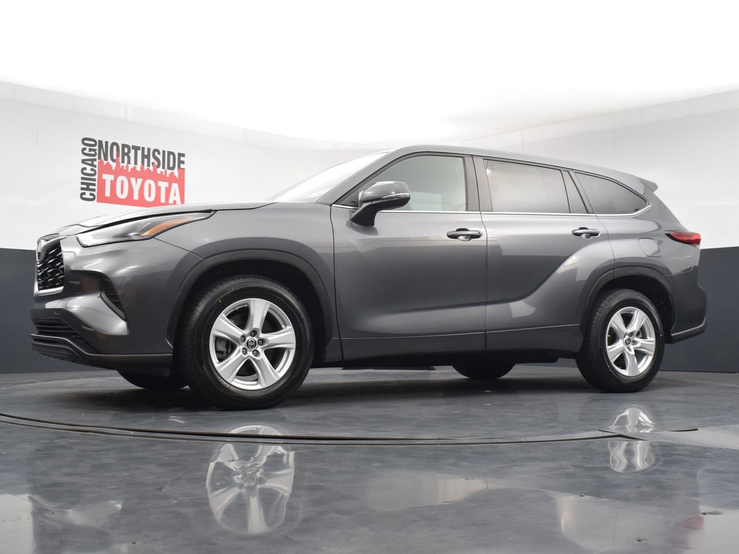Used 2023 Toyota Highlander L FWD image 26