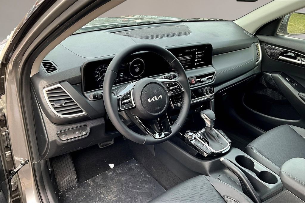 New 2026 Kia Seltos EX FWD image 7