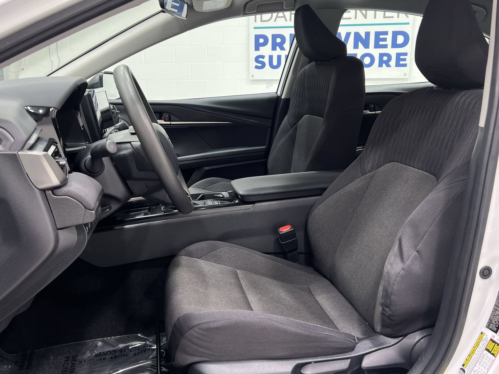 Used 2025 Toyota Camry LE FWD image 11