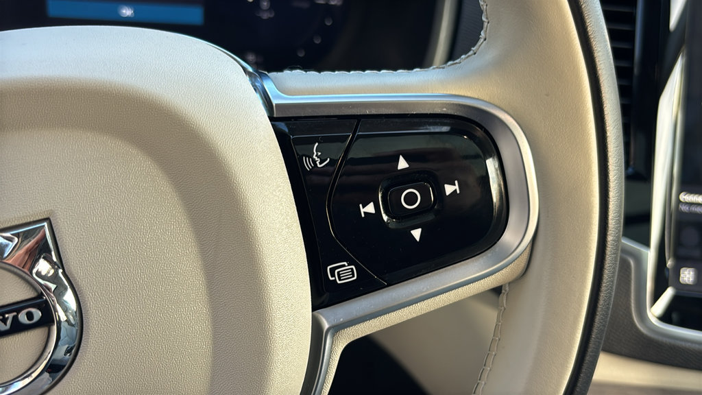 Certified 2025 Volvo XC90 T8 Plus w/ Protection Package Premier AWD/4WD image 19
