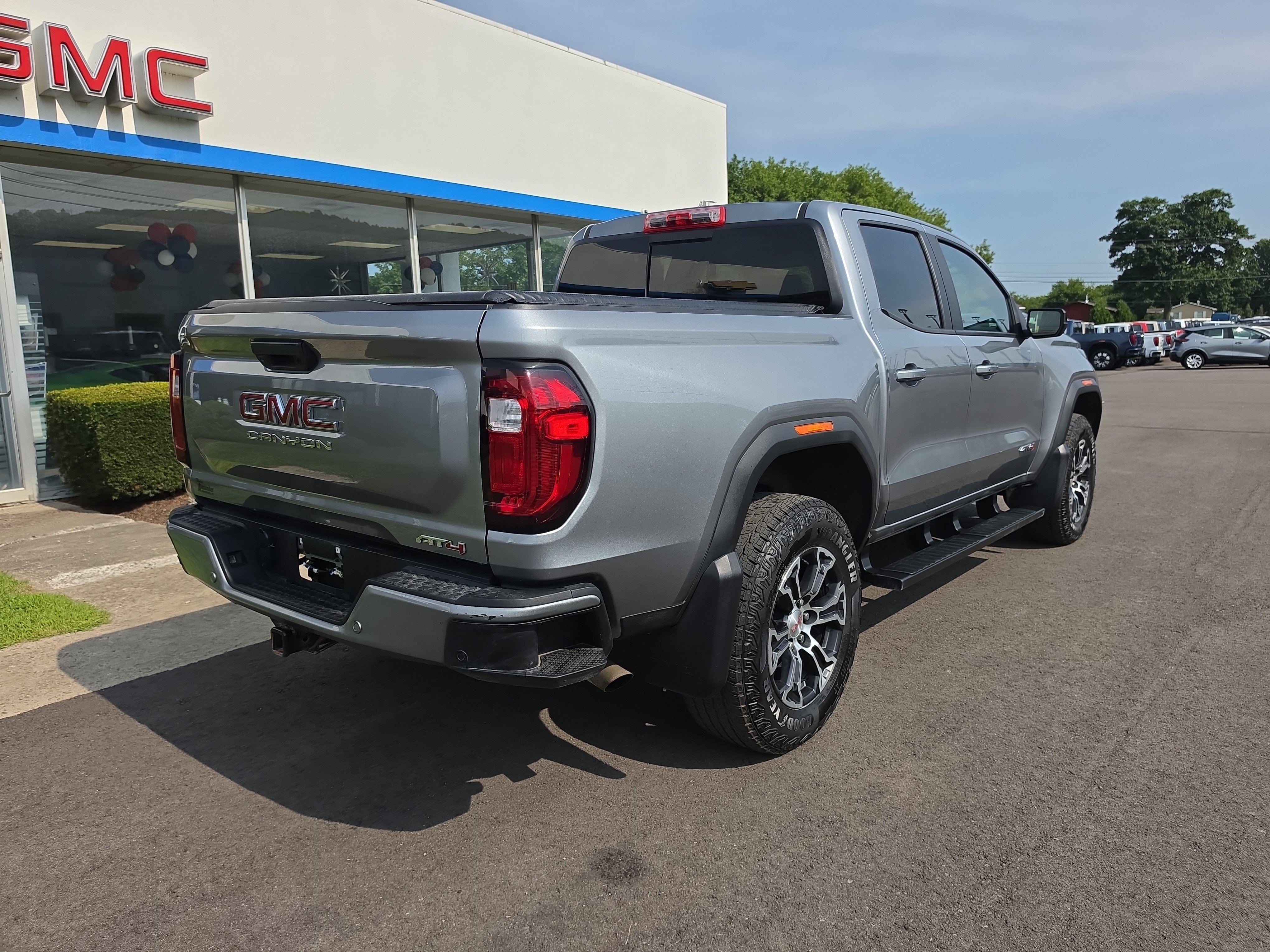 Used 2025 GMC Canyon AT4 AWD/4WD image 3