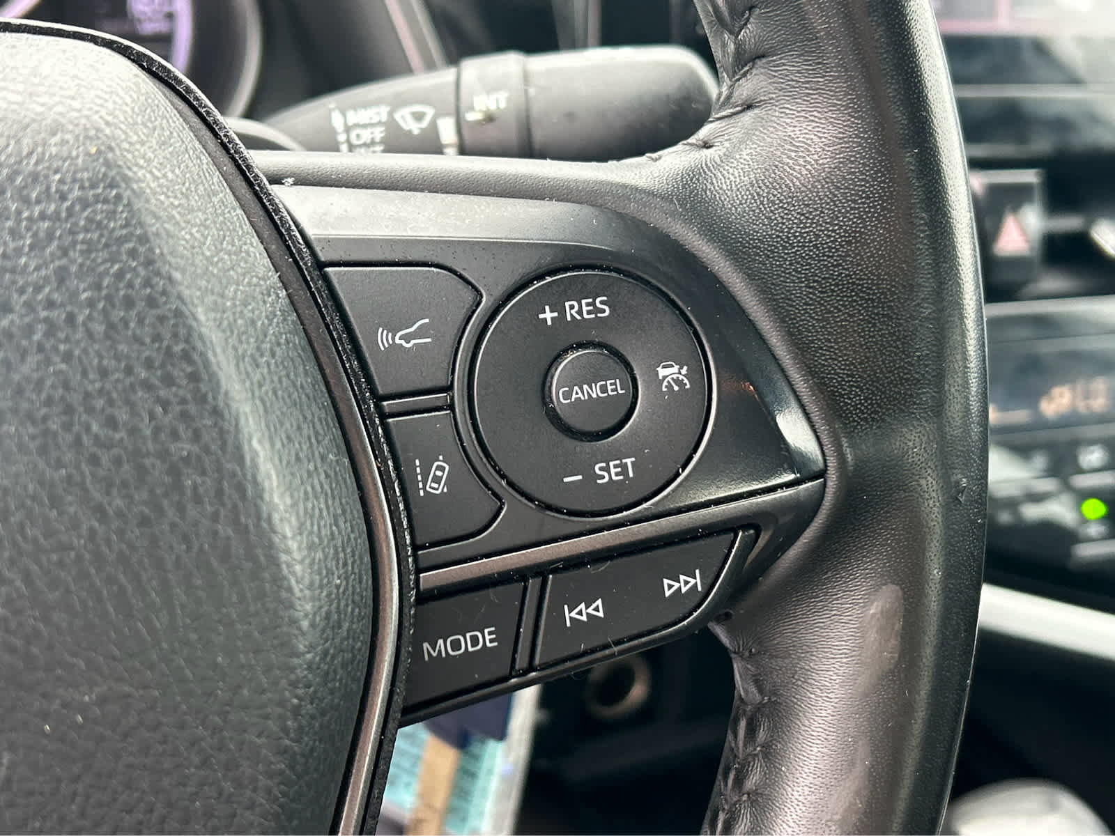 Used 2023 Toyota Camry SE image 17