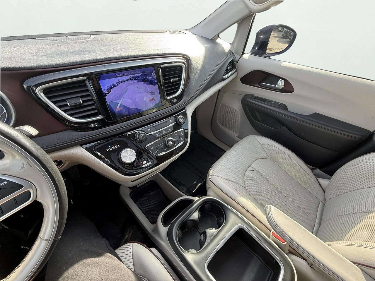 Used 2017 Chrysler Pacifica Limited w/ Tire & Wheel Group FWD image 20