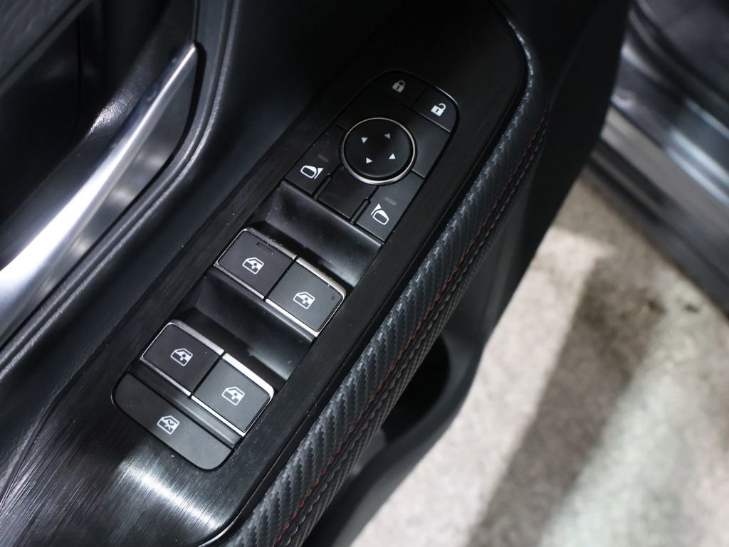 Used 2025 Nissan Kicks SR image 14