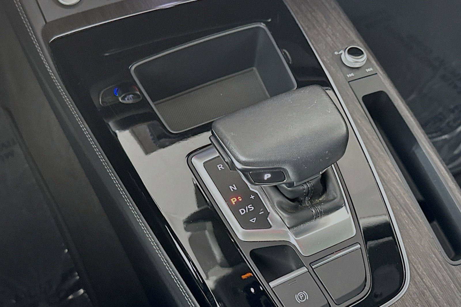 Used 2023 Audi Q5 Premium Plus w/ Premium Plus Package image 7