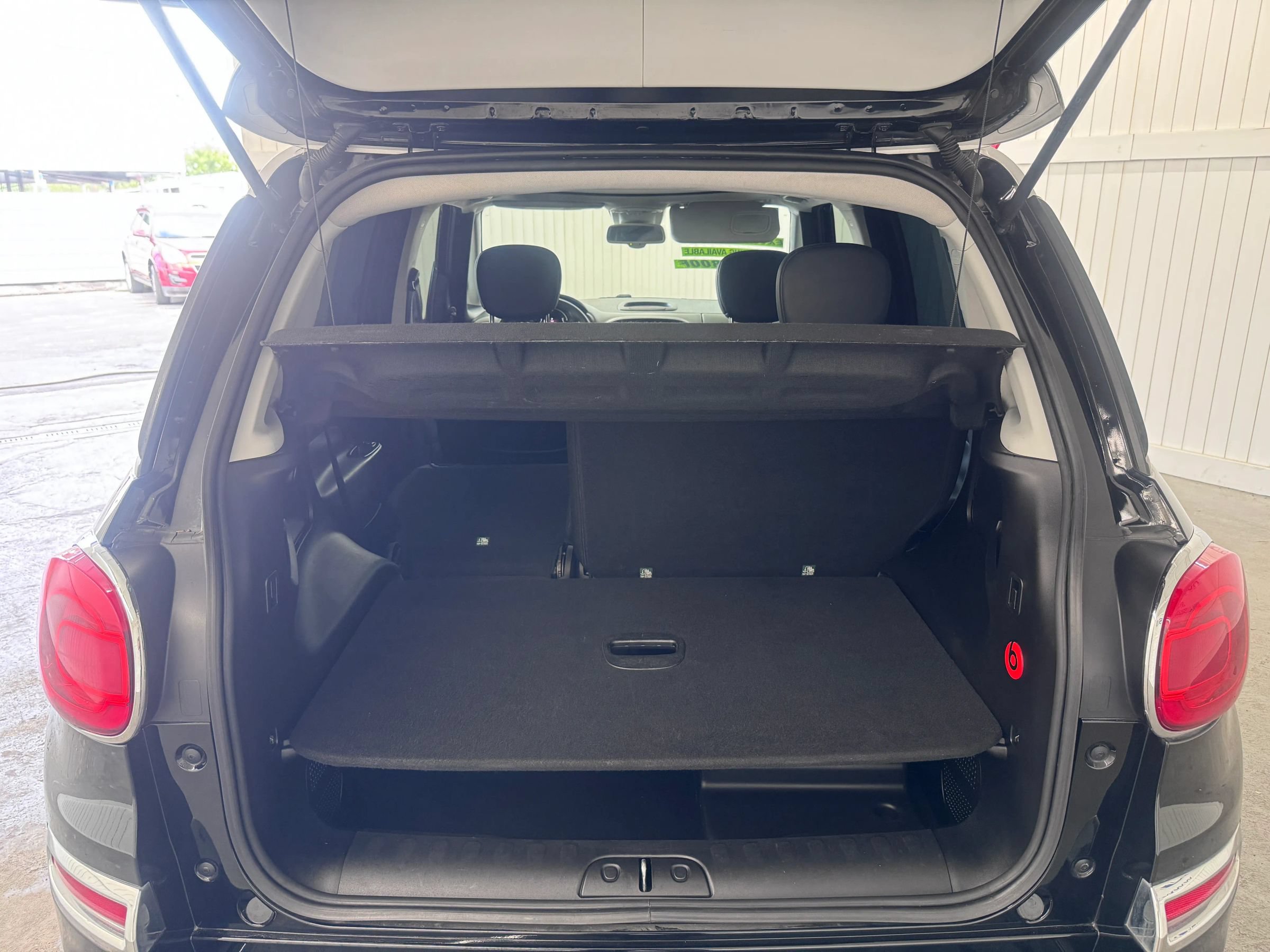 Used 2019 FIAT 500L Lounge w/ Graphite Edition FWD image 13