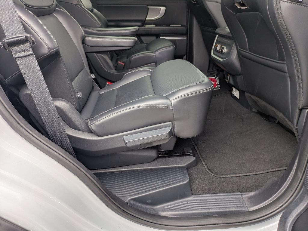 Used 2025 Ford Expedition Platinum AWD/4WD image 39