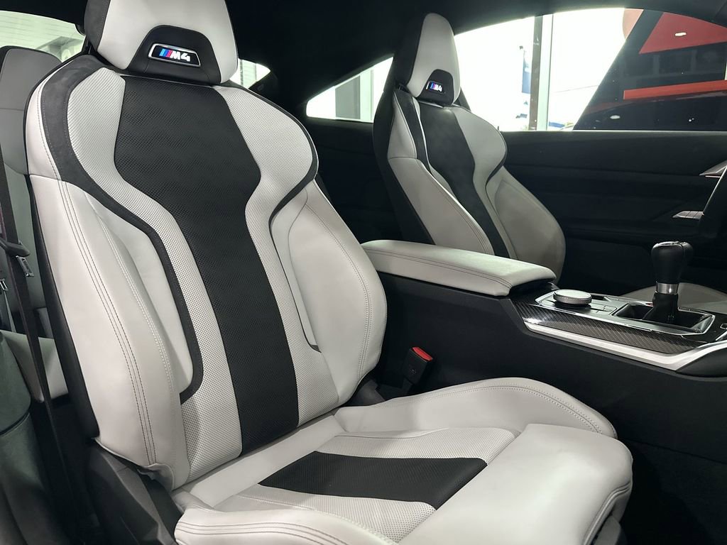 Used 2025 BMW M4 Coupe w/ Executive Package image 31