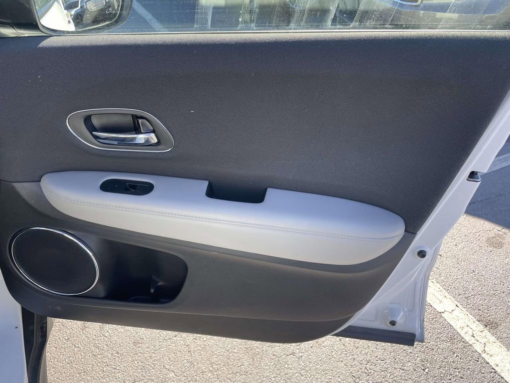 Used 2022 Honda HR-V EX image 46