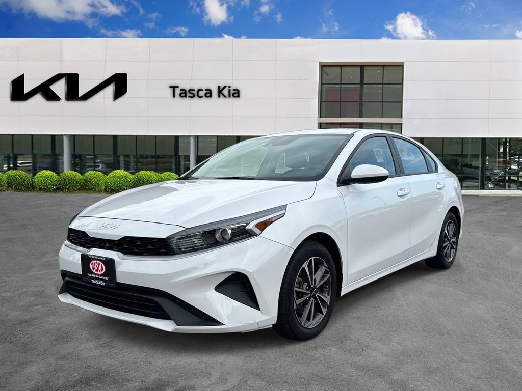 Used 2023 Kia Forte LXS FWD image 3
