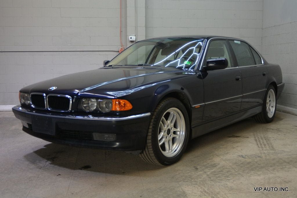 Used 2001 BMW 740iL RWD image 2