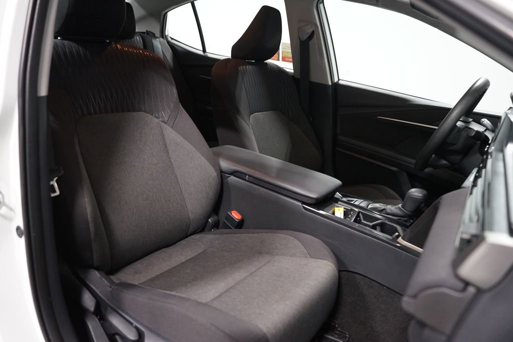 Used 2025 Toyota Camry LE image 28